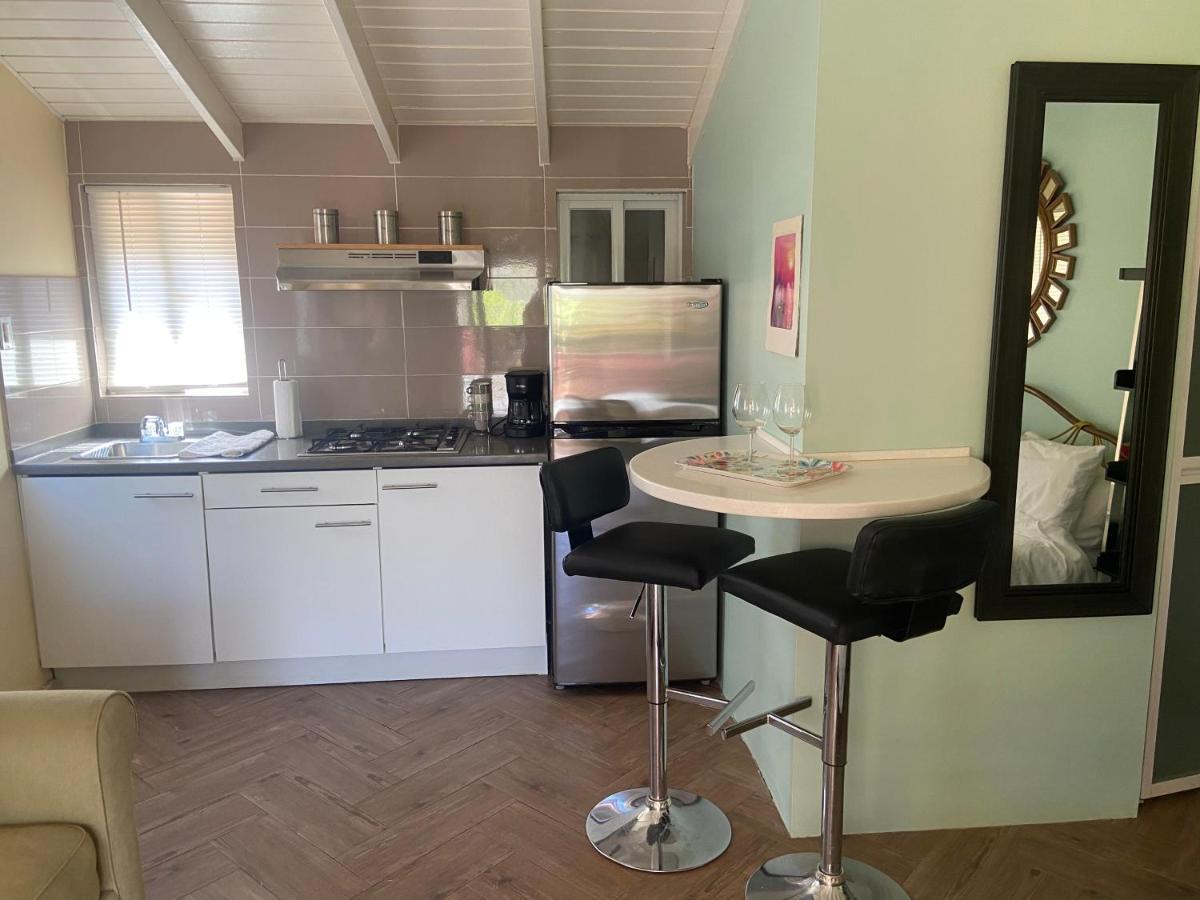 Cozy Studio With Private Spa Ораниестад Екстериор снимка